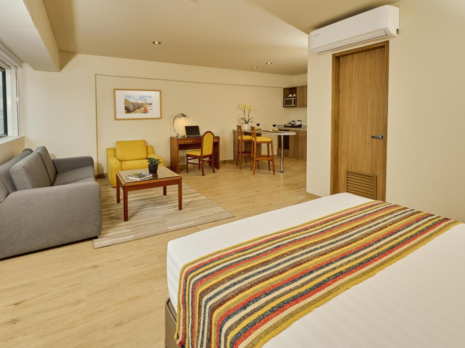 Estelar Apartamentos Bellavista Lima Exteriör bild